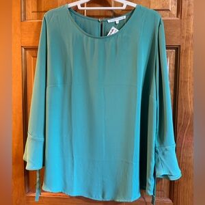 Violet & Claire BNWT Green Top XL Bell Sleeves
